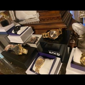 Apple Watch series 4 ..or 5 gold